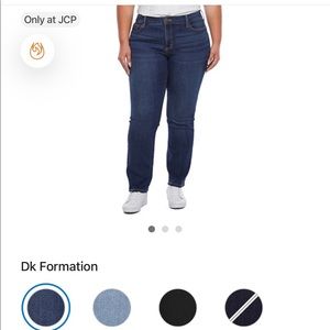 St Johns Bay women’s Plus Mid Rise Straight leg Jean 28W